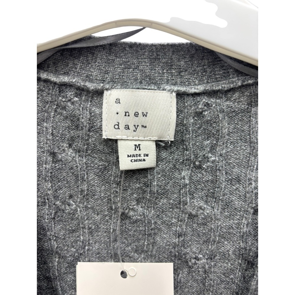 A New Day Women's Gray Cable Knit Button Front V-Neck Cardigan Sweater Size M - Picture 4 of 4